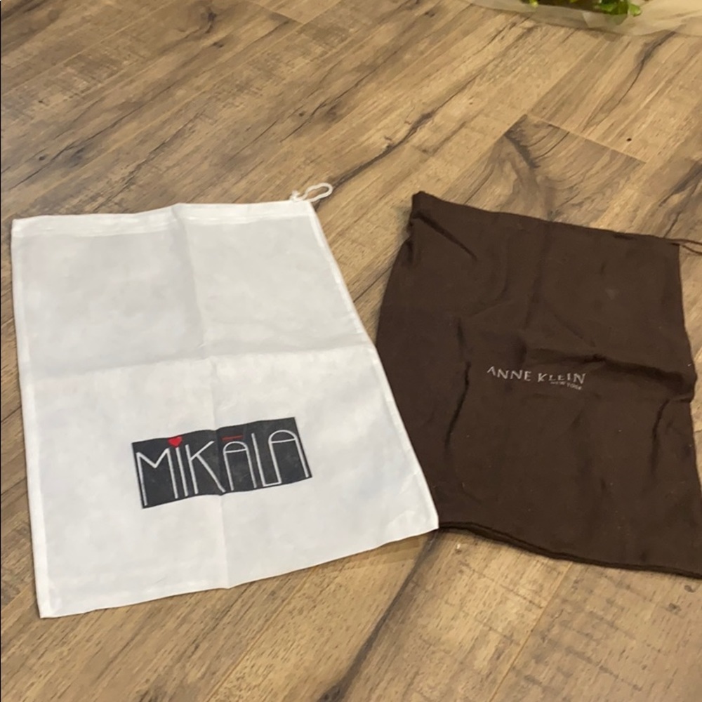 Cover bags/shoes